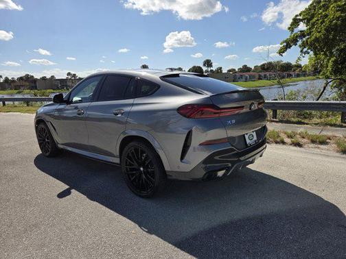 2025 BMW X6 xDrive40i