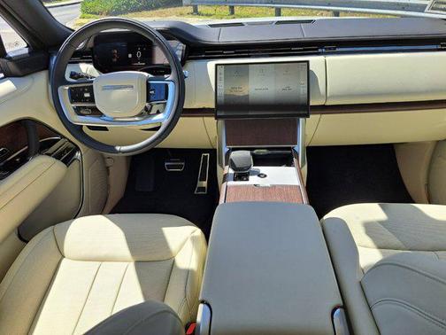 2025 Land Rover Range Rover P400 SE