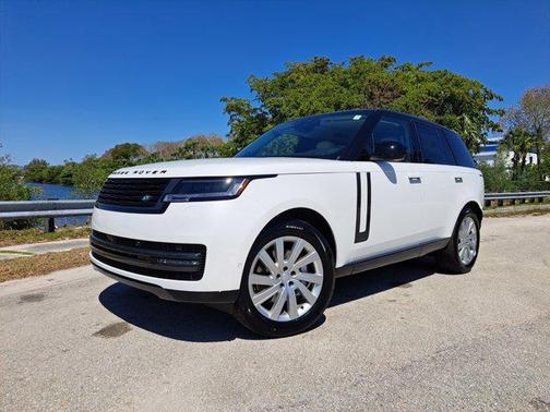 2025 Land Rover Range Rover P400 SE