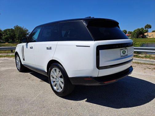 2025 Land Rover Range Rover P400 SE