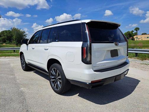 2023 Cadillac Escalade Sport