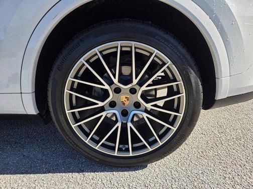 2022 Porsche Cayenne S