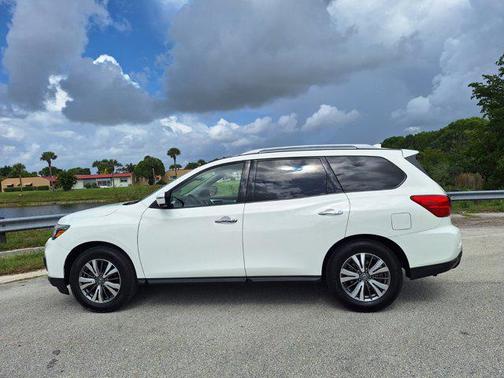 2020 Nissan Pathfinder SL 2WD
