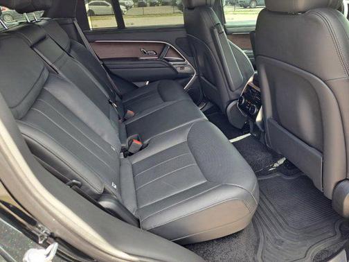 2023 Land Rover Range Rover P530 SE