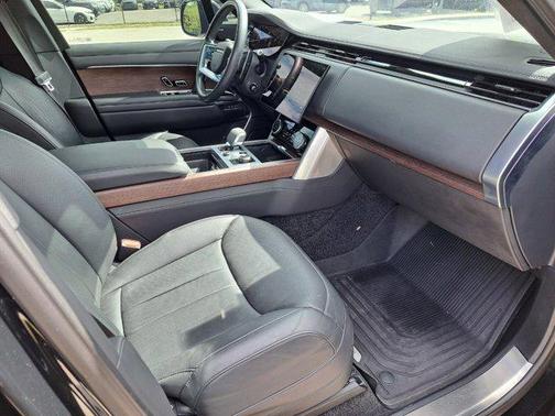 2023 Land Rover Range Rover P530 SE