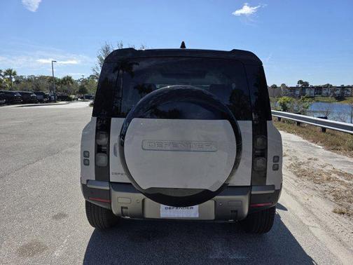 2026 Land Rover Defender P300 S