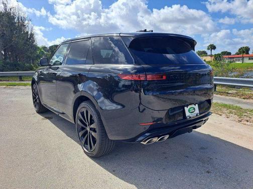 2025 Land Rover Range Rover Sport SE