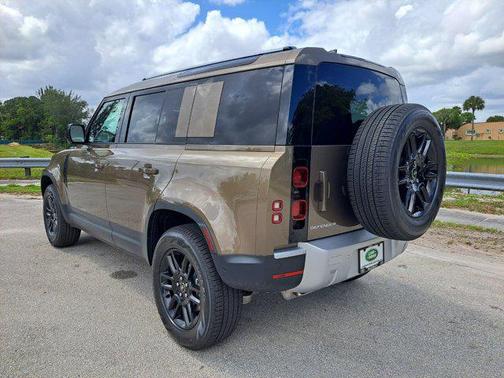 2025 Land Rover Defender 110 P400 S