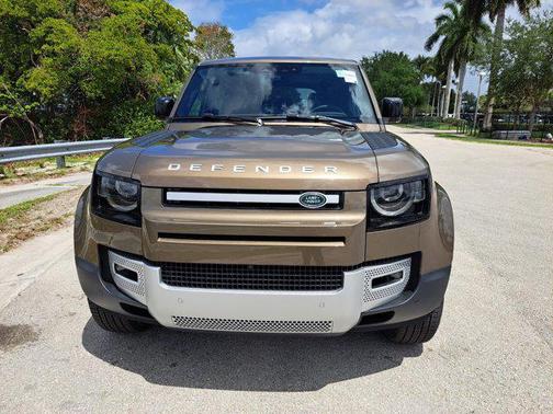 2025 Land Rover Defender 110 P400 S