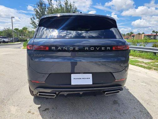 2025 Land Rover Range Rover Sport SE