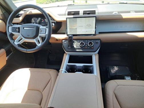 2025 Land Rover Defender 130 P400 X-Dynamic SE