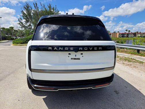 2023 Land Rover Range Rover P530 SE