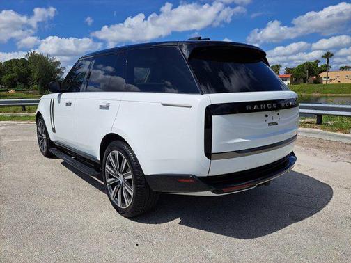 2023 Land Rover Range Rover P530 SE