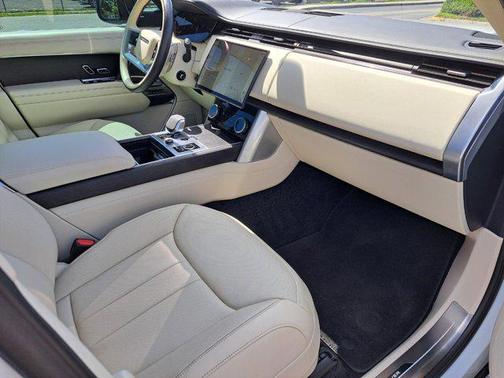 2023 Land Rover Range Rover P530 SE