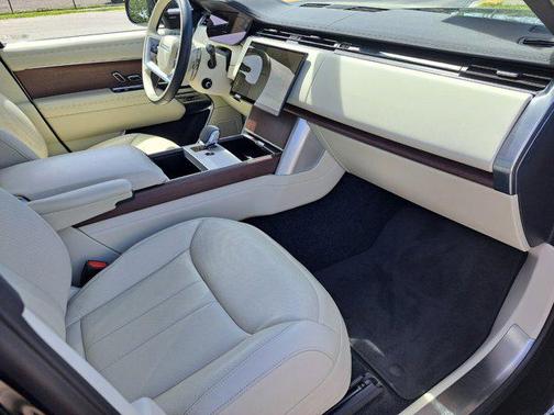 2024 Land Rover Range Rover P400 SE