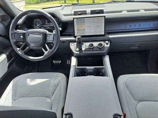 2025 Land Rover Defender V8
