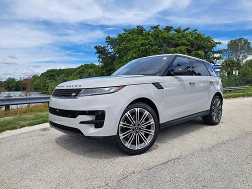 2025 Land Rover Range Rover Sport SE