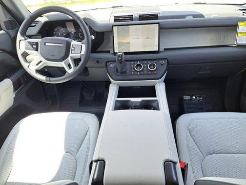 2025 Land Rover Defender 110 P400 S