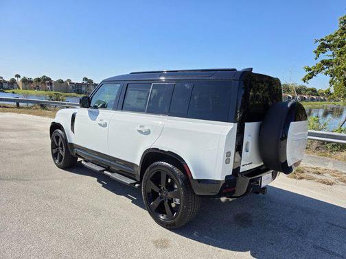 2026 Land Rover Defender P400 X-Dynamic SE