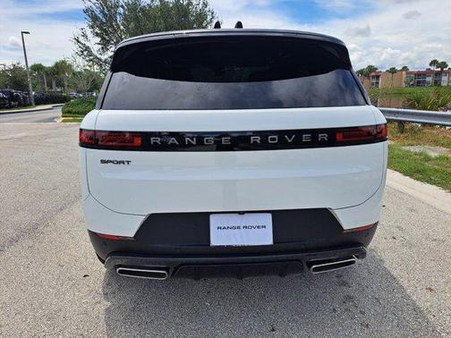 2025 Land Rover Range Rover Sport SE