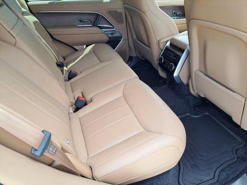 2025 Land Rover Range Rover P530 SE