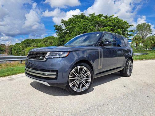 2025 Land Rover Range Rover P530 SE