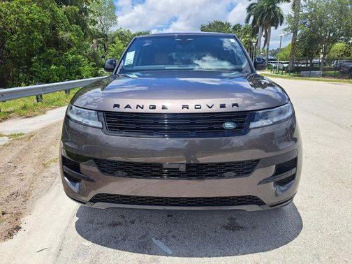 2025 Land Rover Range Rover Sport SE