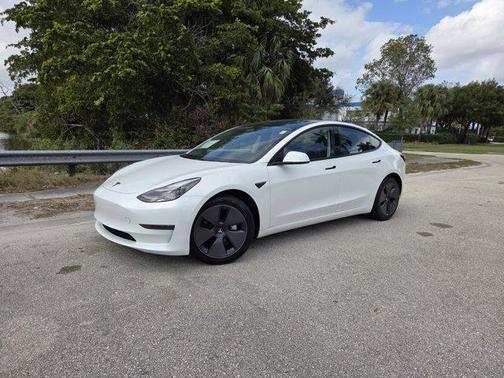 2023 Tesla Model 3 Standard Range
