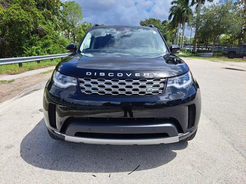 2025 Land Rover Discovery P300 S