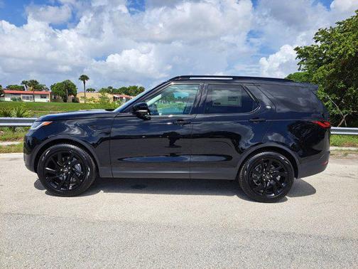 2025 Land Rover Discovery P300 S