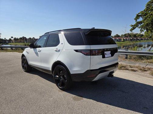 2026 Land Rover Discovery Tempest Edition