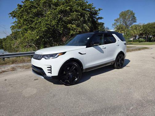 2026 Land Rover Discovery Tempest Edition