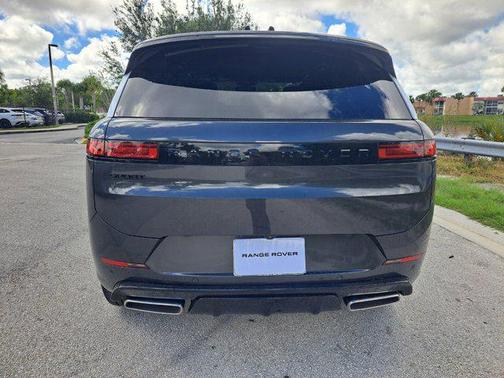 2025 Land Rover Range Rover Sport SE