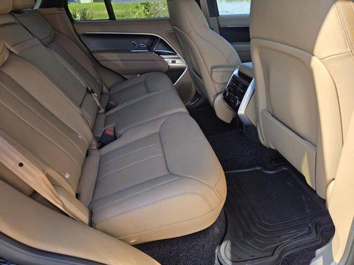 2025 Land Rover Range Rover P530 SE