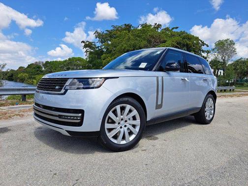 2025 Land Rover Range Rover P400 SE