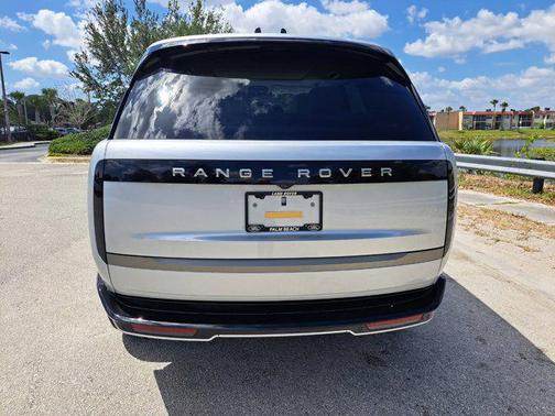 2025 Land Rover Range Rover P400 SE