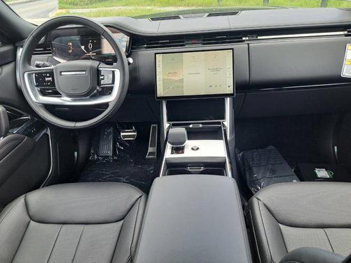 2025 Land Rover Range Rover P530 SE