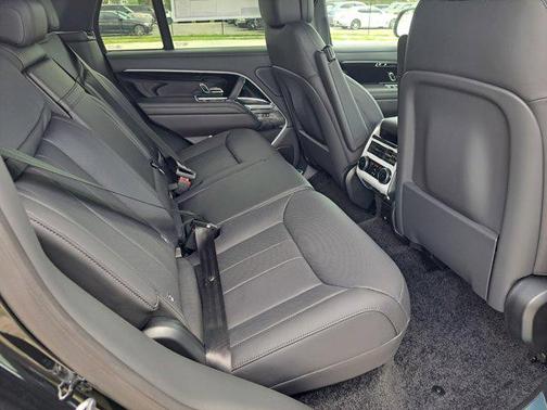 2025 Land Rover Range Rover P530 SE