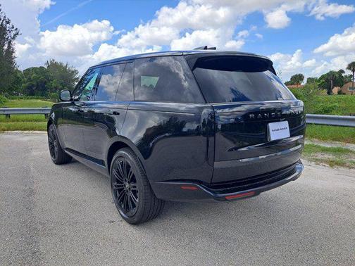 2025 Land Rover Range Rover P530 SE