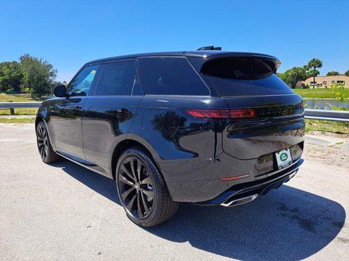 2025 Land Rover Range Rover Sport SE