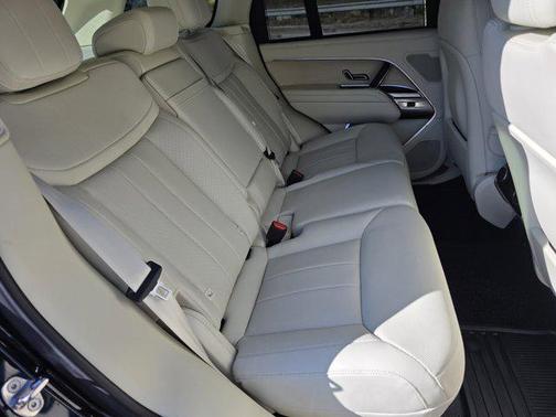 2024 Land Rover Range Rover P400 SE