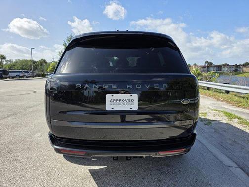 Santorini Black Metallic 2023 Land Rover Range Rover P530 SE