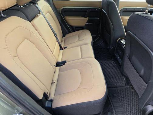 2025 Land Rover Defender 110 P400 X