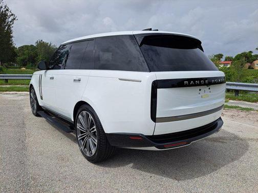 2023 Land Rover Range Rover P530 SE