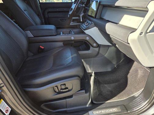 2022 Land Rover Defender 110 X-Dynamic SE