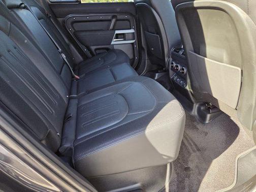 2022 Land Rover Defender 110 X-Dynamic SE