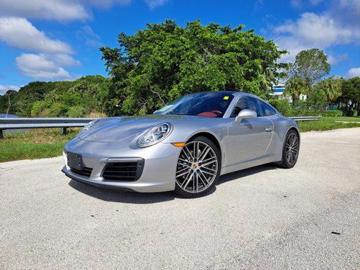 2018 Porsche 911 Carrera 4