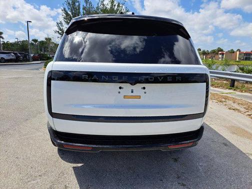 2025 Land Rover Range Rover P400 SE 7 Seat