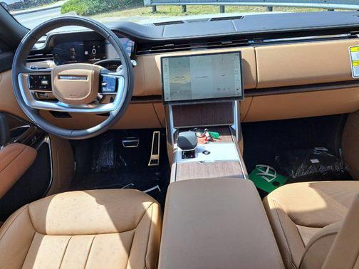 2025 Land Rover Range Rover P400 SE 7 Seat