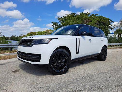2025 Land Rover Range Rover P400 SE 7 Seat